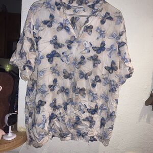 Alfred Dunner Blue Butterfly Print Short Sleeve Blouse on Cream